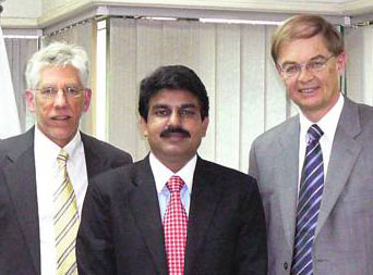 Shahbaz Bhatti a CSI munkatársaival