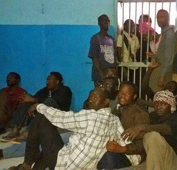 Khartúm a Bahri evangéliumi gyülekezet tagjai a rendőrségi fogdában.
