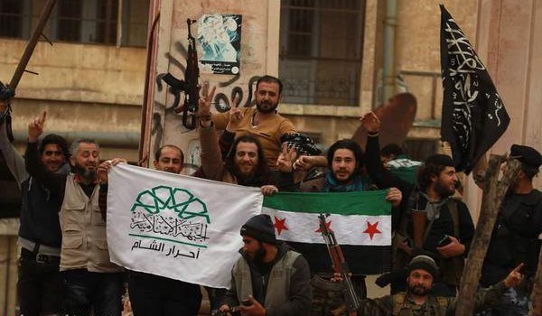 Északon együtt harcolnak az FSA Nuszra Front és az Ahrar Al-Sham fegyveresei