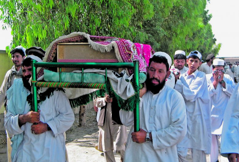 drontamadas-aldozatait-temetik-afganisztanban