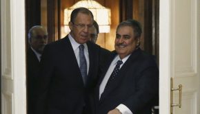 Reuters Maxim Shemetov.Sheikh Khalid bin Ahmed Al Khalifa és Szergej Lavrov.