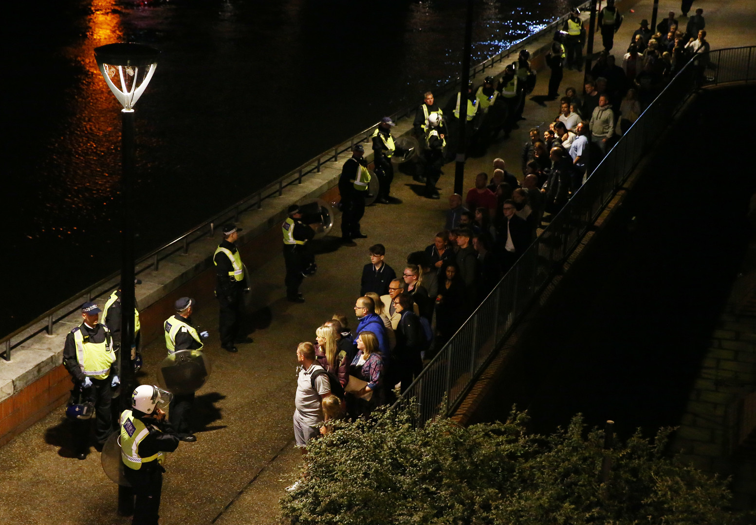 Убитые в лондоне. Теракт в Лондоне (2017, июнь). Теракт на лондонском мосту 2017. Упавший ангел в Лондоне 2017. Теракт в Лондоне 2020.