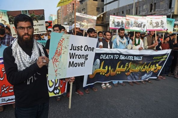 Több ezren tüntettek Pakisztánban az izraeli terjeszkedés ellen