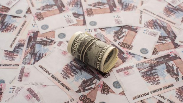 Az oroszokra kirótt szankciók az amerikai dollárt csaphatják agyon